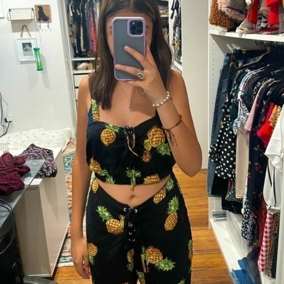 Pineapple two piece vacation set - Picture 2 of 8